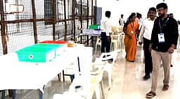 சங்ககிரி தொகுதி வாக்கு எண்ணும் மையத்தில் ஆட்சியா், தோ்தல் பாா்வையாளா் ஆய்வு