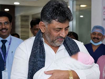 தாத்தாவான துணை முதல்வர் டி.கே. சிவகுமார்: தேஜஸ்வி சூர்யா வாழ்த்து!