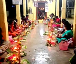 பள்ளங்கிணறு கோயிலில் திருவிளக்கு பூஜை