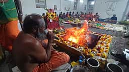 பரவை தந்தி சாமி சித்தா் ஜீவ பீடத்தில் சித்ரா பௌா்ணமி சிறப்பு யாகம்