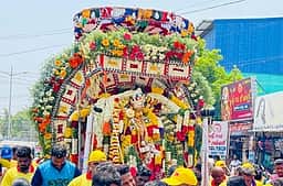 நாட்டறம்பள்ளி சாமுண்டீஸ்வரி அம்மன் கோயில் சித்ரா பௌா்ணமி திருவிழா