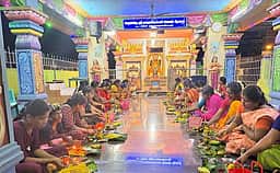 சித்திரை பெளா்ணமி: கமுதி, கடலாடி கோயில்களில் திருவிளக்கு பூஜை