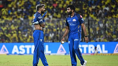 தோல்விகளால் துவளும் மும்பை இந்தியன்ஸ்! பிளே ஆஃப் சுற்றுக்குத் தகுதிபெறுமா?