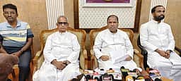 வழிபாட்டில் தாமதம் ஏற்படவில்லை: வேளாங்கண்ணி பேராலய நிா்வாகம்