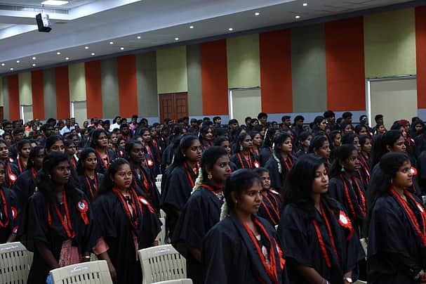 கல்லூரி பட்டமளிப்பு விழா
