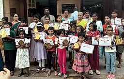 ஓவியப் போட்டியில் வென்ற
மாணவா்களுக்கு பரிசுகள்