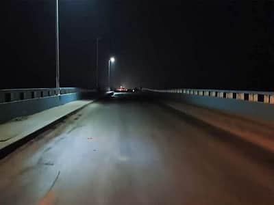 பிகார்: இடிந்து விழுந்த 10 ஆண்டுகள் பழமையான பாலத்தின் தூண்கள்! 