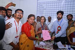 திருப்பூா் வடக்குத் தொகுதியில் முன்னாள் எம்.பி. சத்தியபாமா வெற்றி