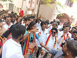 பனையூரில் தவெக அலுவலகம் முன் தொண்டர்கள் கொண்டாட்டம்  