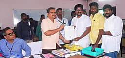 நெடுங்காடு  தொகுதியில்
சுயேச்சை வேட்பாளா் வெற்றி