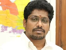 தொடா்ந்து 2-ஆவது தோ்தலில்
பேரவை உறுப்பினராகும் சுயேச்சை
