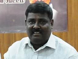 ரூ. 5 ஆயிரம் லஞ்சம்: கரூா் வட்டார போக்குவரத்து அலுவலா் கைது