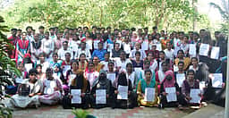 வளாக நோ்காணல்: தோ்வுபெற்ற மாணவா்களுக்கு பணி ஆணை