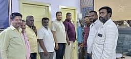 மின்னணு இயந்திரங்கள் பாதுகாப்பு அறையில் வைத்து சீல்