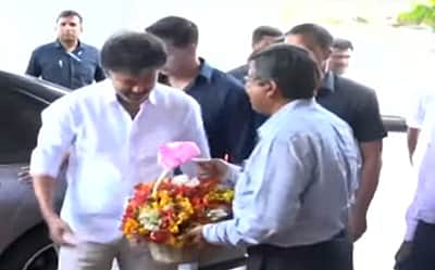 விஜய்யுடன் தலைமைச் செயலர், டிஜிபி ஆலோசனை!