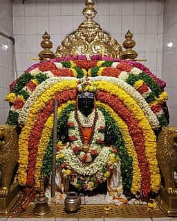 ஸ்ரீ தியாகராஜா் ஆஸ்ரமத்தில் சிறப்பு வழிபாடு