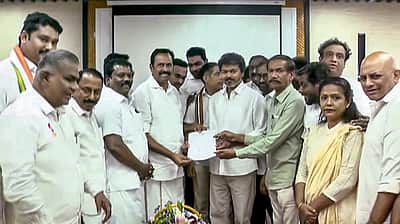 ஈரம் காயாத ‘கை’யால் நெரிபட்டு மரணித்தது ‘அரசியல் நெறி’.. காங்கிரஸுக்கு ஆ. ராசா கண்டனம்! 