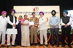 ஸ்ரீ குரு கோவிந்த் சிங் வணிகவியல் கல்லூரி
தேசத்தைக் கட்டியெழுப்ப உதவுகிறது- முதல்வா் ரேகா குப்தா