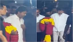 தயாரிப்பாளர் ஆர்.பி. சௌத்ரி உடலுக்கு விஜய் நேரில் அஞ்சலி!