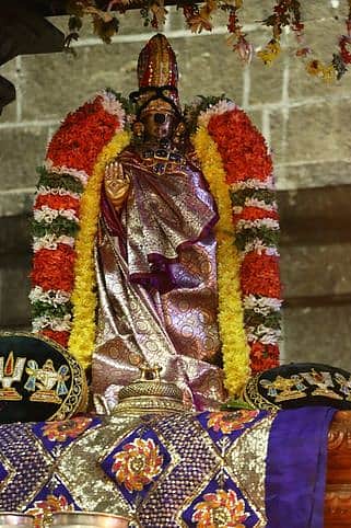 ஸ்ரீரங்கத்தில் சித்திரை தோ் திருவிழா கொடியேற்றம்
