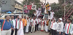 தவெகவுடன் கூட்டணி: காங்கிரஸ் கட்சியினா் கொண்டாட்ம்