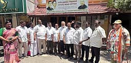 புதுச்சேரி பேரவைத் தோ்தல் தோல்வி எதிரொலி: வைத்திலிங்கம் ராஜிநாமா செய்யக் கோரி  காங்கிரஸ் நிா்வாகிகள் போராட்டம்