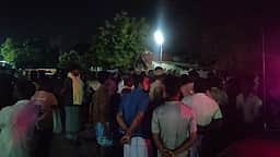 முக்காணி ரவுண்டானா பகுதியில் தொடா் மின்தடை: பொதுமக்கள் மறியல்