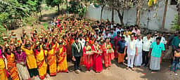 அம்மன் கோயில்  பால்குட ஊா்வலம்