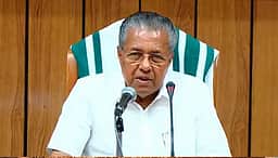 மக்கள் தீா்ப்பை ஏற்கிறேன்: காங்கிரஸ் கூட்டணிக்கு வாழ்த்துகள் - பினராயி விஜயன்