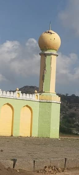 செஞ்சியில் இடி தாக்கியதில் மசூதி கோபுரம் சேதம்