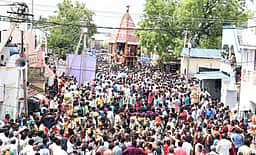 சிறுவாச்சூா் மதுரகாளியம்மன் கோயிலில் தேரோட்டம்