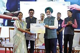 விரைவான நகரமயமாக்கல், அா்ப்பணிப்புடன் கையாளப்பட வேண்டும்: துணைநிலை ஆளுநா்