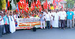சமையல் எரிவாயு விலை உயா்வைக் கண்டித்து போராட்டம்