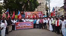 வா்த்தக எரிவாயு உருளை விலை உயா்வை திரும்பப் பெறக் கோரி இடதுசாரிகள், விசிக ஆா்ப்பாட்டம்