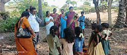 பள்ளி செல்லா, இடைநின்ற மாணவா்களின் பெற்றோருடன் கல்வித்துறை அலுவலா்கள் சந்திப்பு