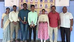 சத்தியமங்கலம் எஸ்ஆா்டி யுனிவா்சல் பள்ளி மாணவா்கள் சிறப்பிடம்