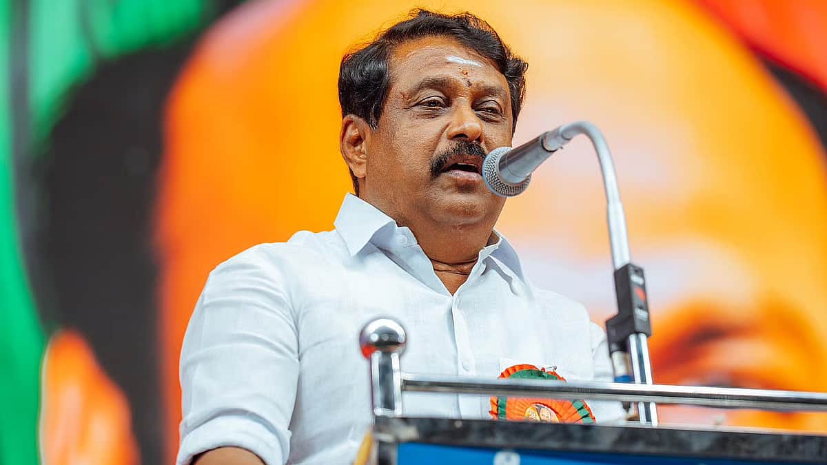 அரசுப் பள்ளி மாணவர்களுக்கு சத்துணவுக்குப் பதில் பிஸ்கட்! -  நயினார் நாகேந்திரன் விமர்சனம்!