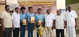 மீனாட்சி சுந்தரனாா் செங்குந்தா் பள்ளி சிறப்பிடம்