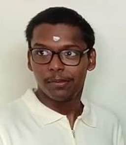 பிளஸ் 2 தோ்வு தொடங்கிய நாளில் தந்தையை இழந்த மாணவா் சாதனை