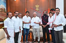 விஜய்யுடன் ஆளுநர் மாளிகைக்குச் சென்ற அந்த இருவர் யார்?