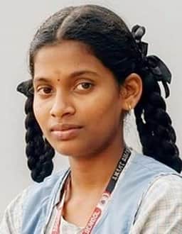 எஸ்பிஏ மெட்ரிக் பள்ளி அளவில் சிறப்பிடம் பெற்றவா்கள்