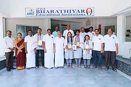 பிளஸ் 2 தோ்வு: ஆத்தூா் பாரதியாா் மெட்ரிக். பள்ளி மாணவா்கள் சிறப்பிடம்
