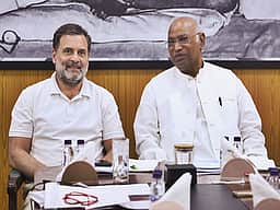 கேரளத்தில் முதல்வர் பதவிக்கு கடும் போட்டி? கார்கே - ராகுலிடம் இறுதி முடிவெடுக்கும் அதிகாரம்: காங்கிரஸ்