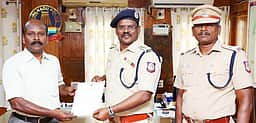 சிறப்பான தோ்தல் பணி:
காவலா்களுக்கு பாராட்டு
