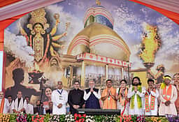 மேற்கு வங்கத்தில் முதல்வராக பதவியேற்ற சுவேந்து அதிகாரி - புகைப்படங்கள்