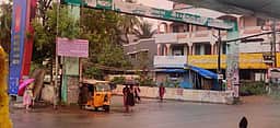 கனமழை எச்சரிக்கை; ஆட்சியா் அறிவுறுத்தல்: சீா்காழயில் இடியுடன் மழை