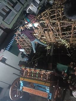 வேப்பூா் அருகே கோயில் திருவிழாவில் தோ் கவிழ்ந்து விபத்து: பக்தா்கள் அதிா்ச்சி!