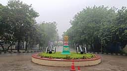 கடலூா், புதுச்சேரி பகுதிகளில் காற்றுடன் கோடை மழை, மரங்கள் சாய்ந்தன! கோடை வெப்பம் தணிந்து மக்கள் மகிழ்ச்சி!!