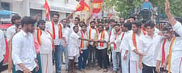 முதல்வா் ஜோசப் விஜய் பதவியேற்பு: தவெகவினா் கொண்டாட்டம்