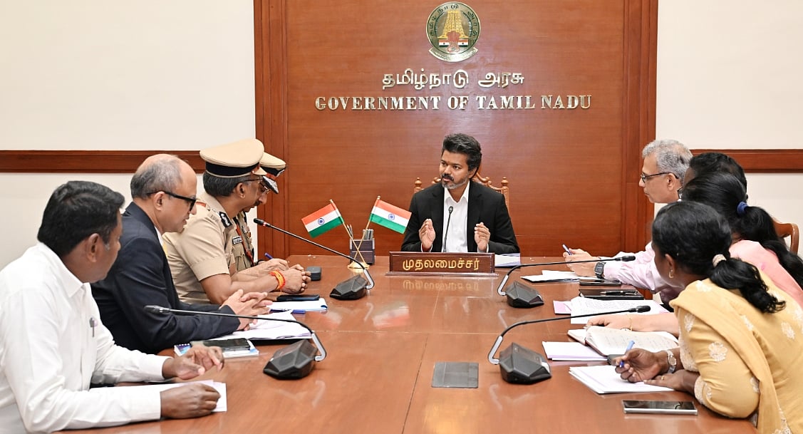 சட்டம் ஒழுங்கு தொடர்பாக முதல்வர் விஜய் ஆலோசனை